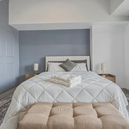 Bgc Studio With Free Parking & Balcony Near Uptown Mall