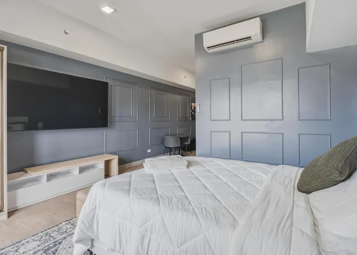 Bgc With Free Parking & Balcony Near Uptown Mall