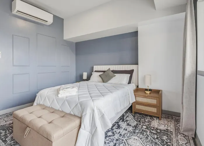 Apartahotel Bgc With Free Parking & Balcony Near Uptown Mall