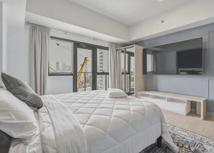 Bgc With Free Parking & Balcony Near Uptown Mall 4* Manila