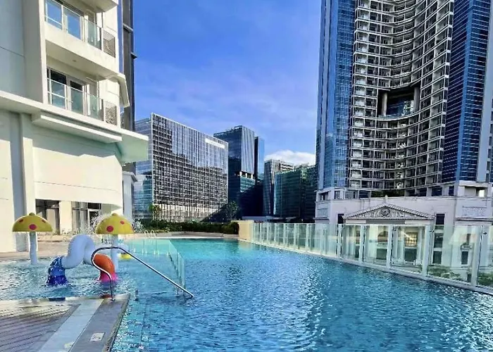 Apartahotel Bgc With Free Parking & Balcony Near Uptown Mall 4*
