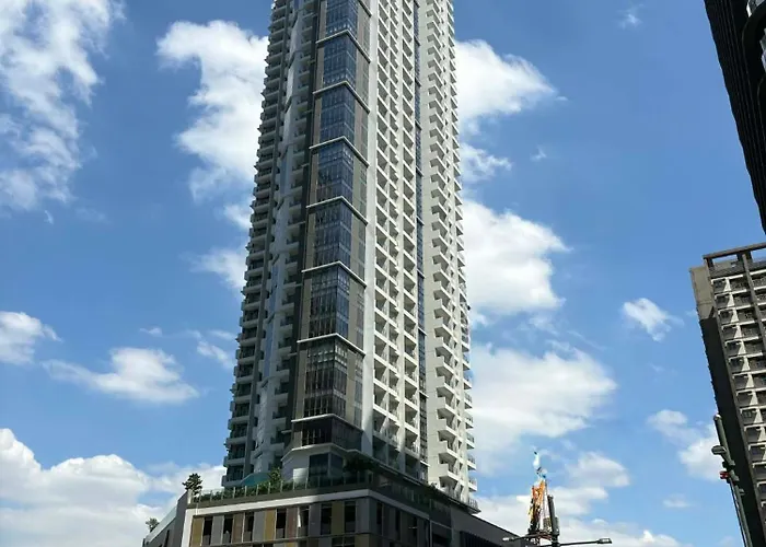 Bgc With Free Parking & Balcony Near Uptown Mall